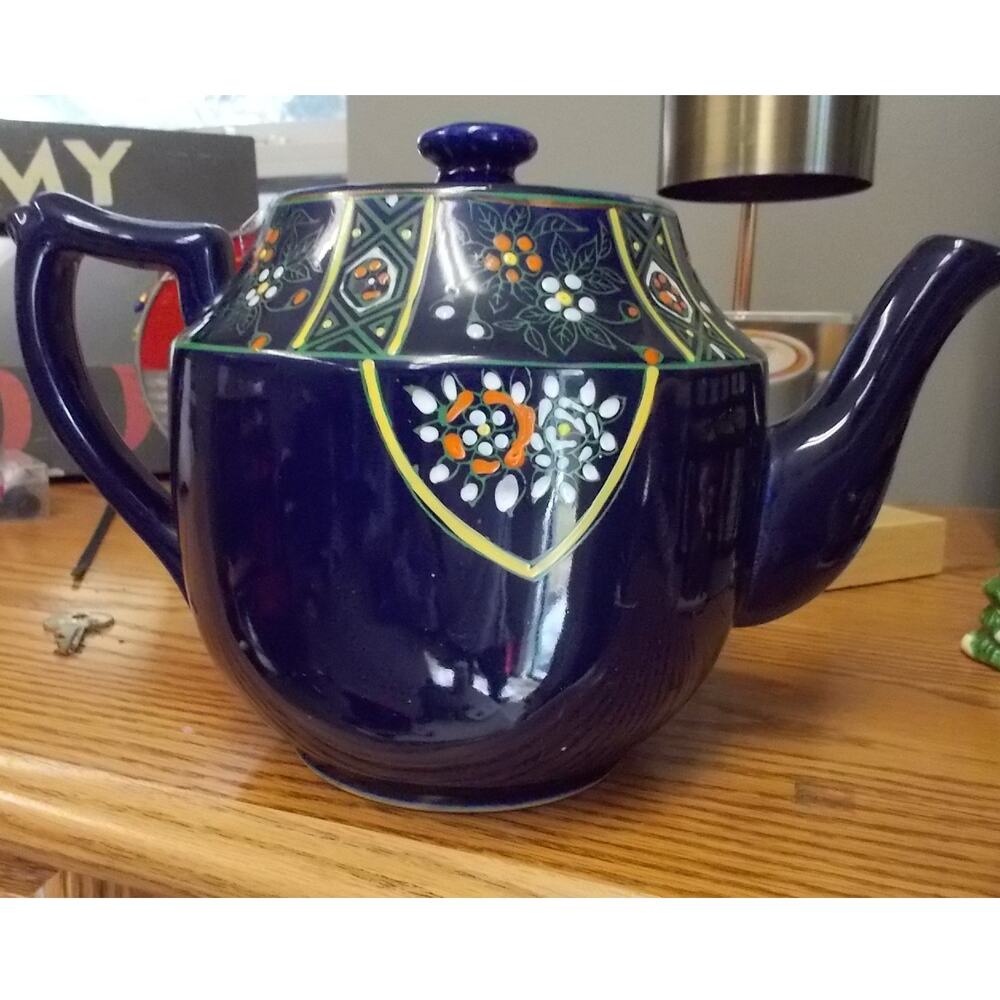 Takito Japanese hand-painted vintage teapot